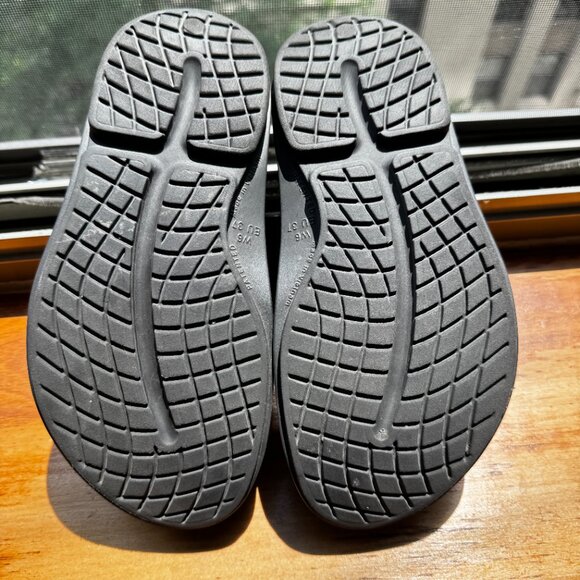 OOFOS Ooahh Black Slide Sandals Women’s Size EU 37 / US 6 Recovery Slip On - Picture 5 of 9